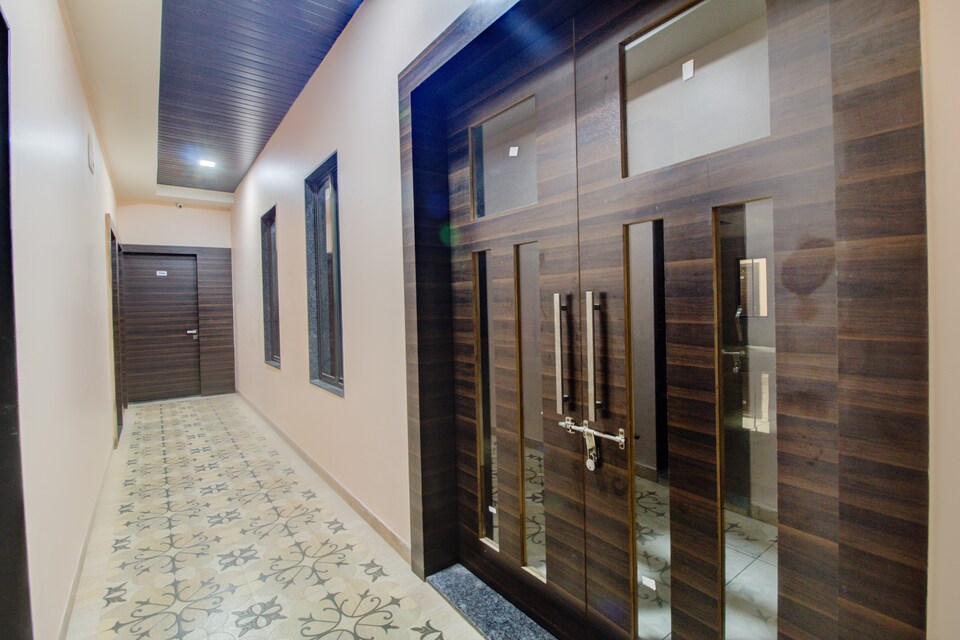 SPOT ON 65841 Matoshree Palace, Satara, Satara