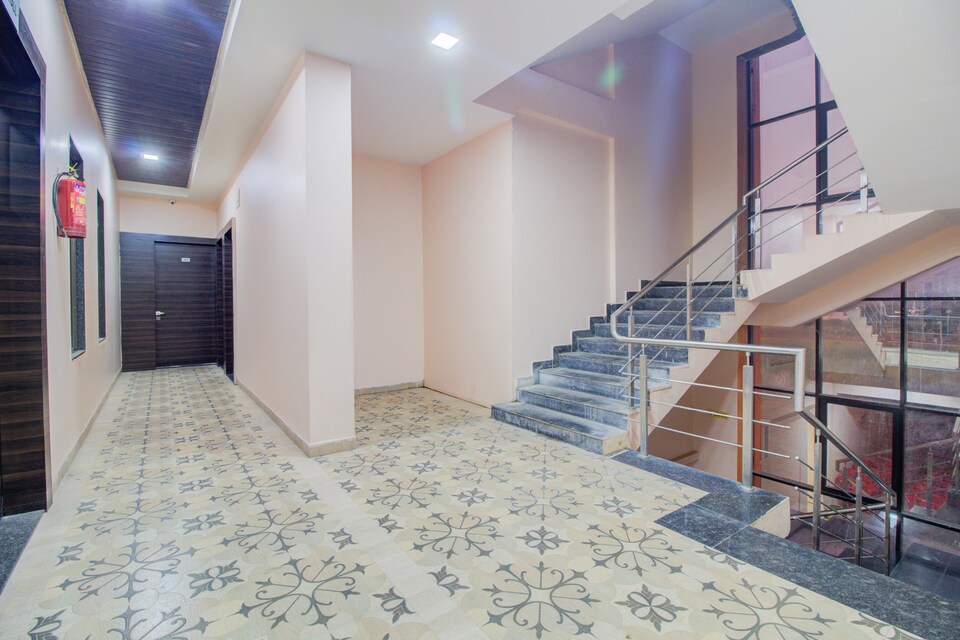 SPOT ON 65841 Matoshree Palace, Satara, Satara