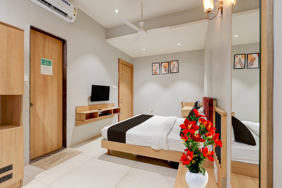 Super Townhouse Nagthane Satara Formerly Matoshree Palace, Satara, Satara