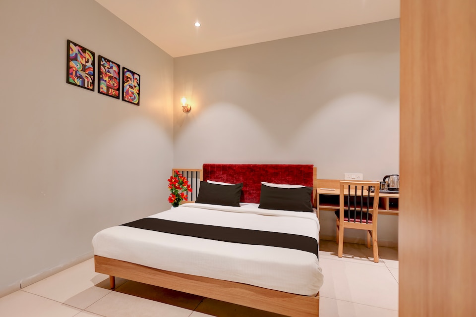 Super Townhouse Nagthane Satara Formerly Matoshree Palace, Satara, Satara