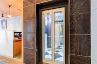 Super Townhouse Nagthane Satara Formerly Matoshree Palace