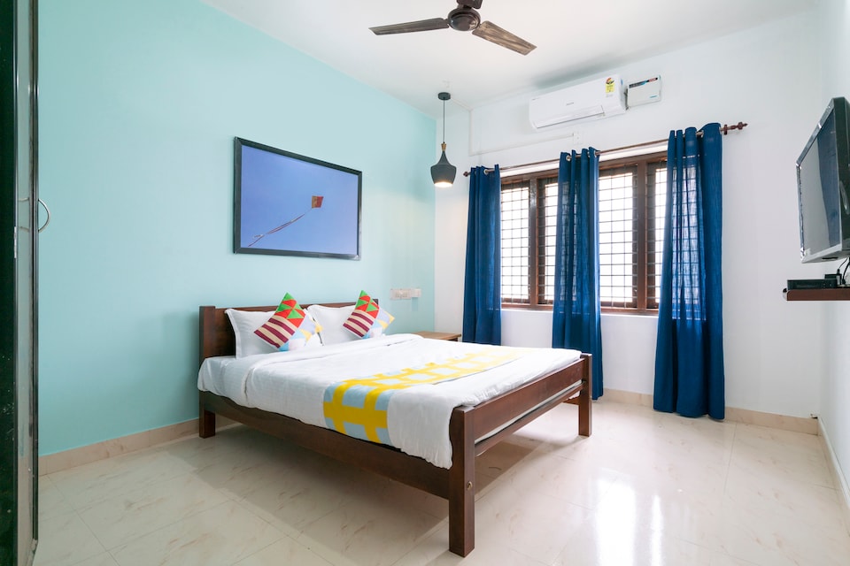 OYO Home 65849 Elegant Tharayil Apartments 3bhk, Vytilla Kochi, Kochi