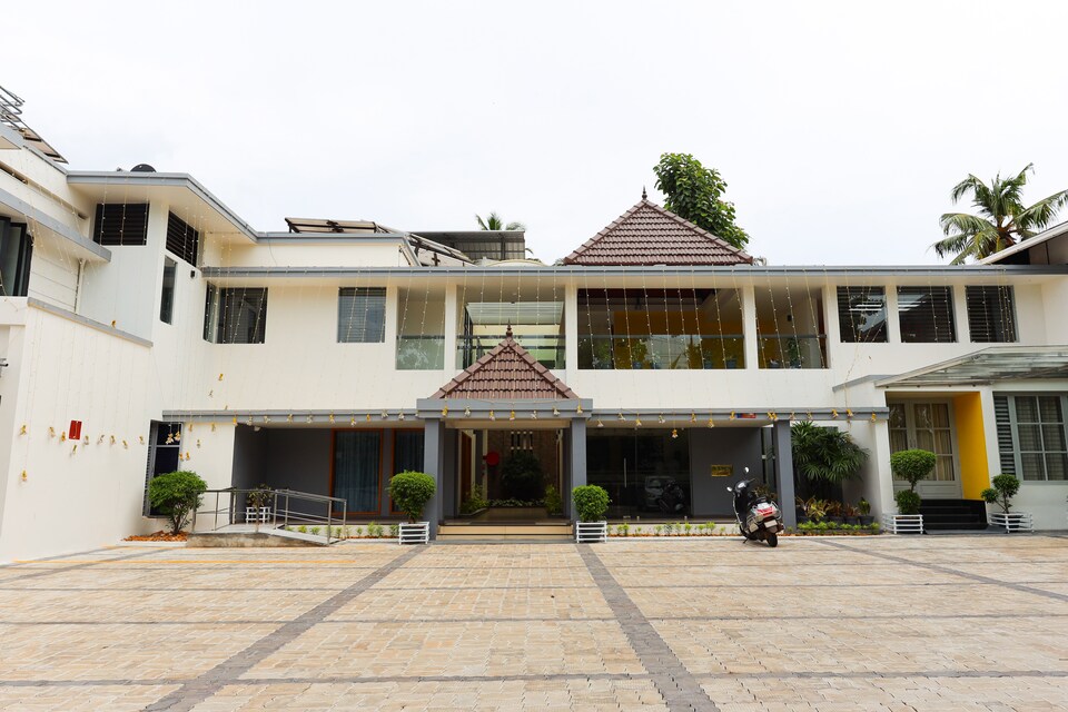 Capital O 65864 Hotel Soorya, Kollam, Kollam