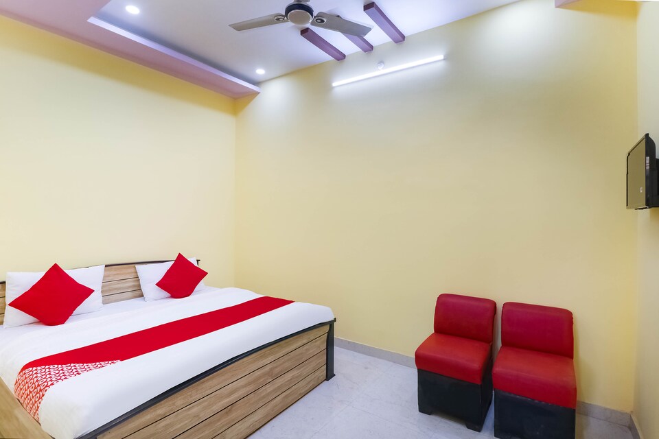 OYO Flagship 65870 Ajitesh Inn, Aliganj Lucknow, Lucknow