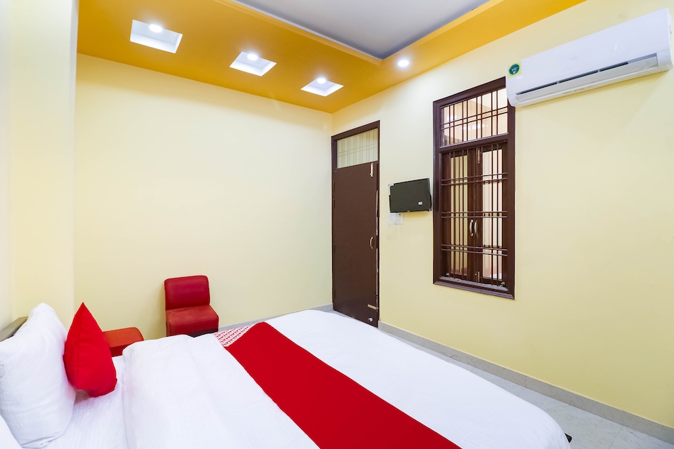 OYO Flagship 65870 Ajitesh Inn, Aliganj Lucknow, Lucknow