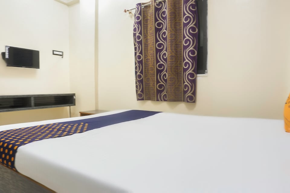 SPOT ON 65874 Kanak Lodge, Umarga, Osmanabad