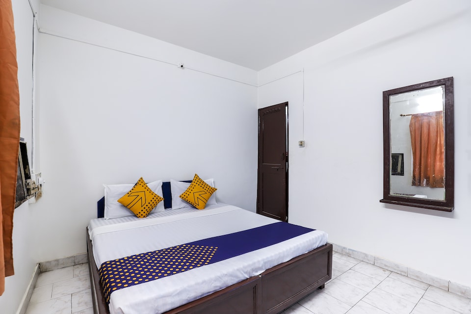 SPOT ON 65876 Shivam Guest House, POR Vadodara, Vadodara