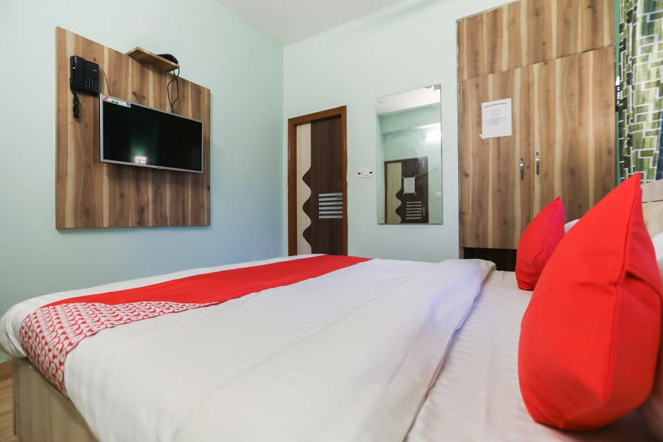 Flagship 65882 Apollo Guest House, Sealdah Kolkata, Kolkata