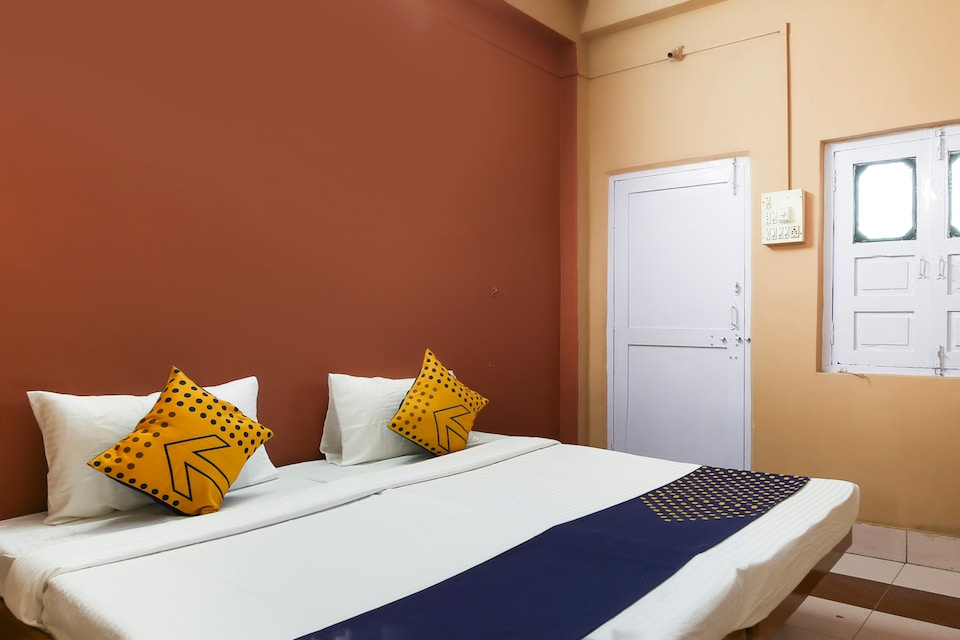 SPOT ON Hotel Paris Guest House, Dahej, Dahej