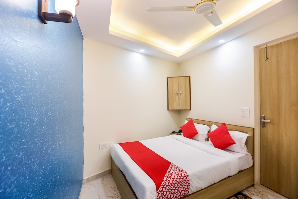 OYO 65893 Hotel Sunshine , Airport Delhi, Delhi Transit
