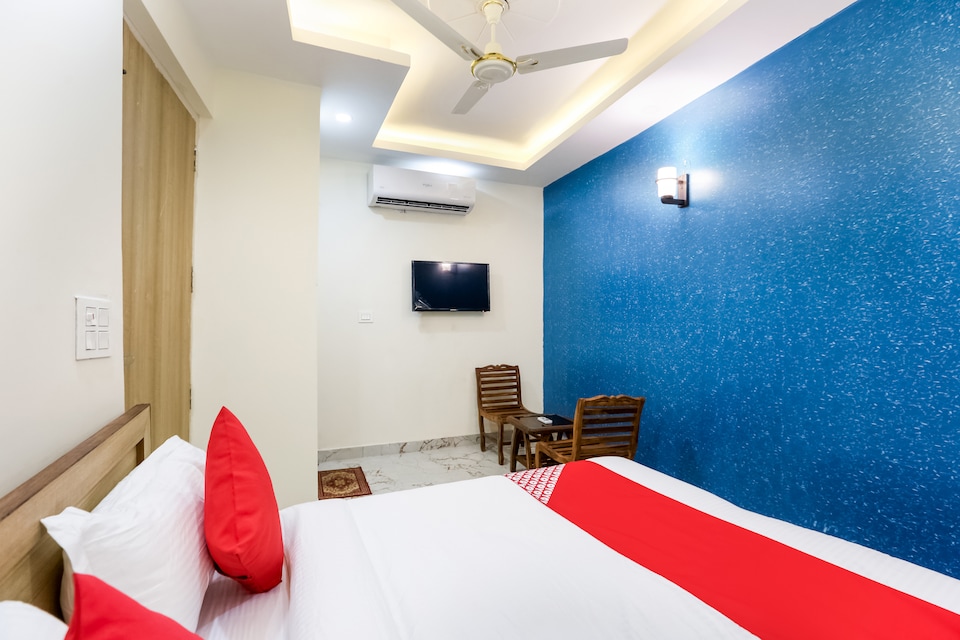 OYO 65893 Hotel Sunshine , Airport Delhi, Delhi Transit