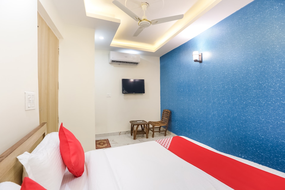 OYO 65893 Hotel Sunshine , Airport Delhi, Delhi Transit