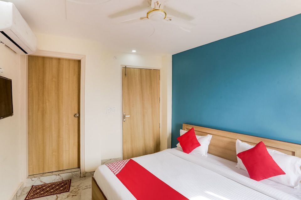 OYO 65893 Hotel Sunshine , Airport Delhi, Delhi Transit