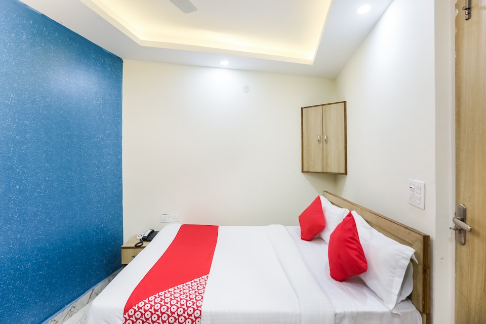 OYO 65893 Hotel Sunshine , Airport Delhi, Delhi Transit