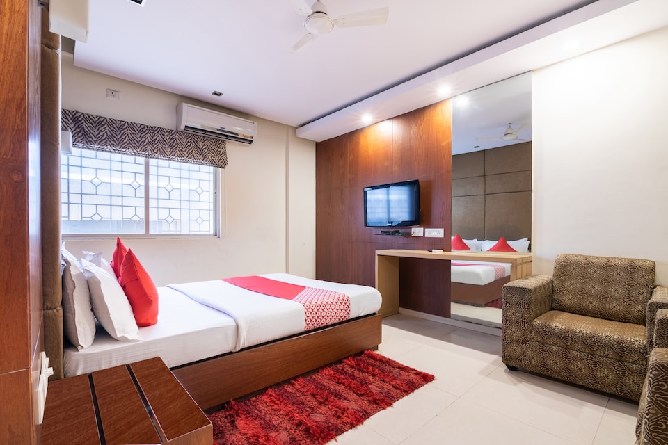 OYO Hotel King's 10, Near Snow City., RT Nagar, बैंगलोर