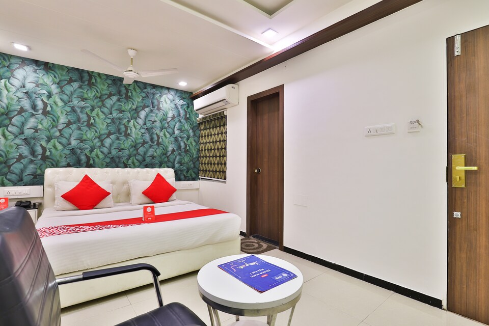 OYO 5373 Hotel Swagatam Inn, Dhebar Road, Rajkot
