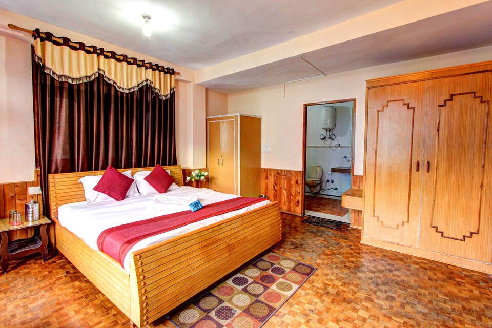 OYO 5374 Indraprastha Cottages, Hadimba Temple Road, Manali