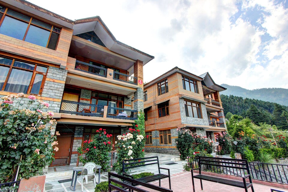 OYO 5374 Indraprastha Cottages, Hadimba Temple Road, Manali