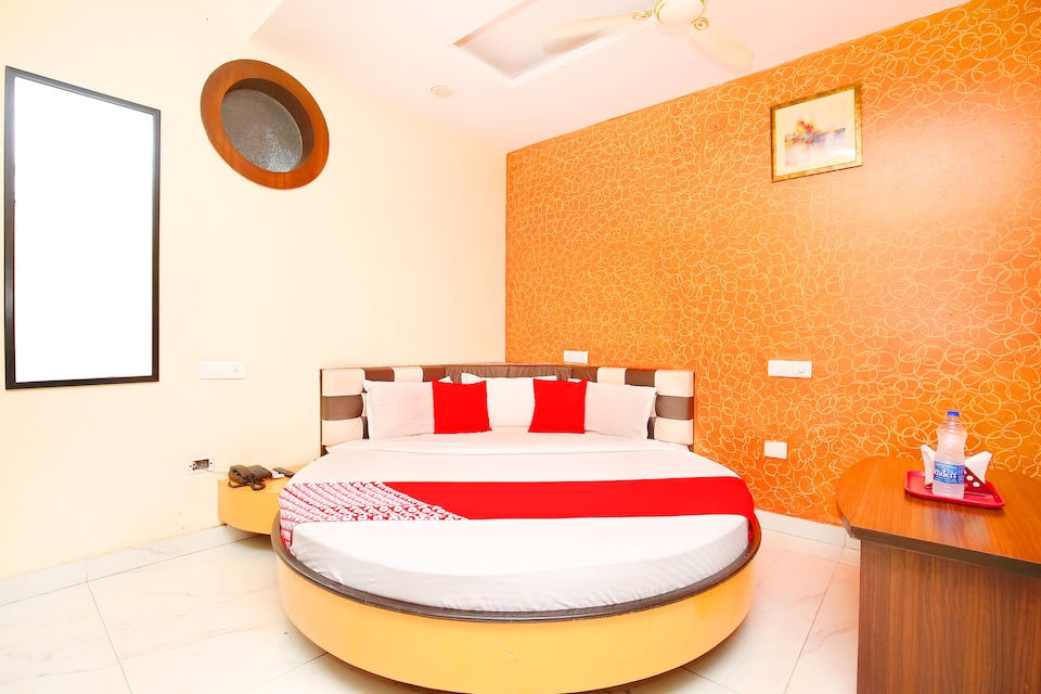 OYO Flagship 5375 Hotel White House, Railway Station Chandigarh, Chandigarh