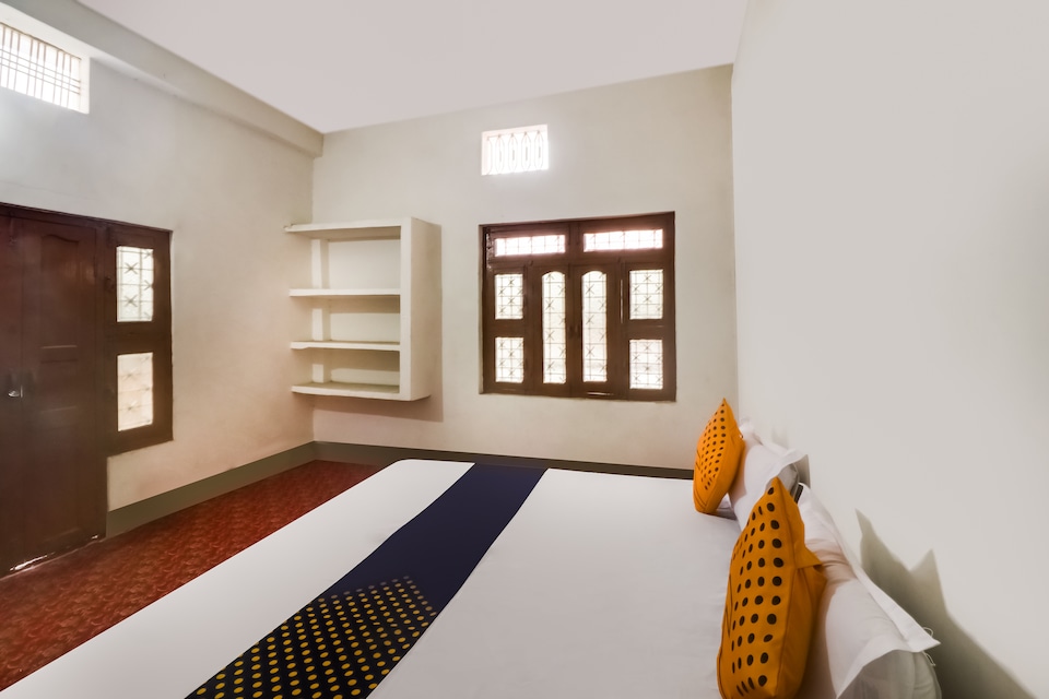 SPOT ON 65926 Shri Paramhans Upwan, Chandauli, Chandauli