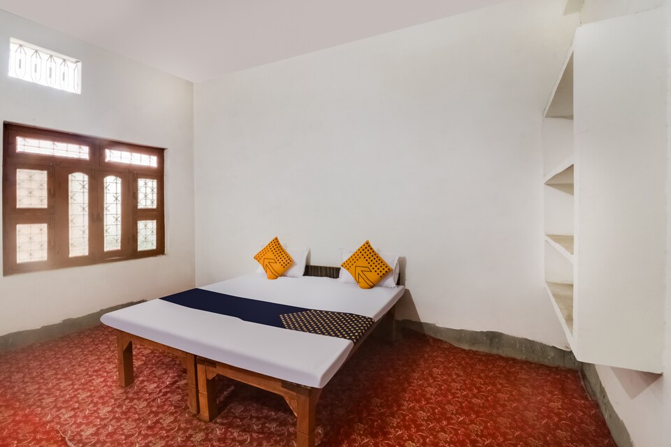 SPOT ON 65926 Shri Paramhans Upwan, Chandauli, Chandauli