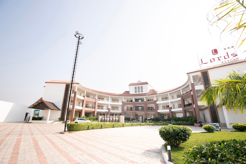 Palette - Lords Resort, Rajkot Ahmedabad Highway, Rajkot
