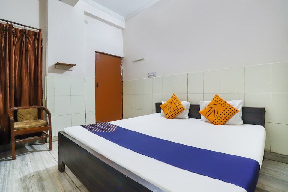 SPOT ON 65980 Dhruv Guest House, Corporate Complex, Agra