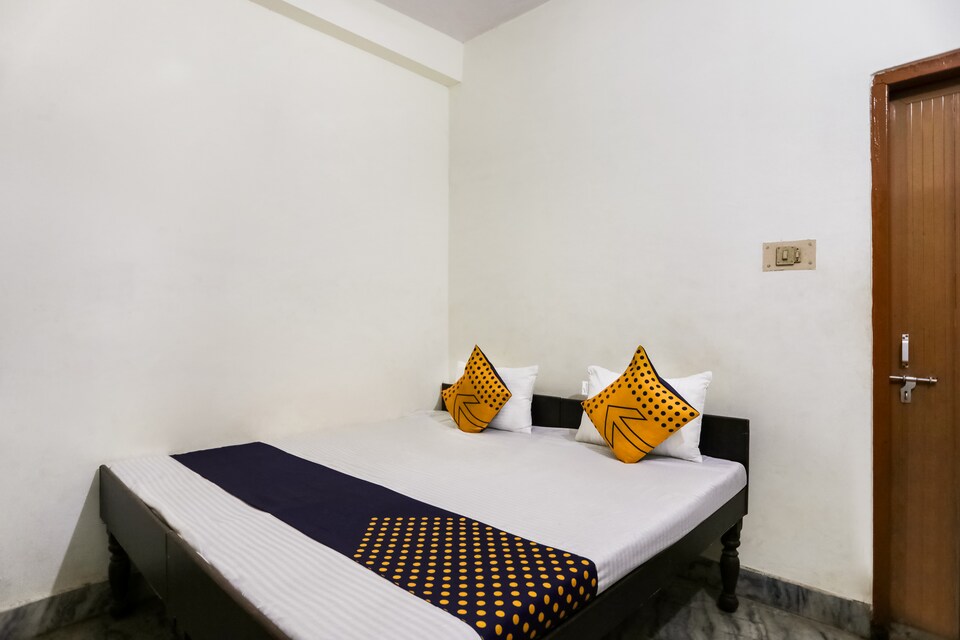 SPOT ON 65989 16 Mani, Godowlia, Varanasi