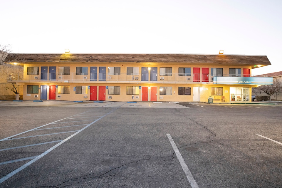 OYO Hotel Ridgecrest - 535 South China Lake