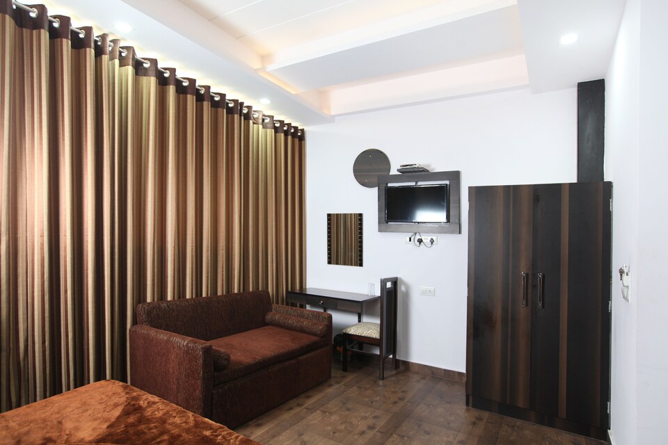 OYO 5385 Paschim Vihar, Paschim Vihar Delhi, Delhi