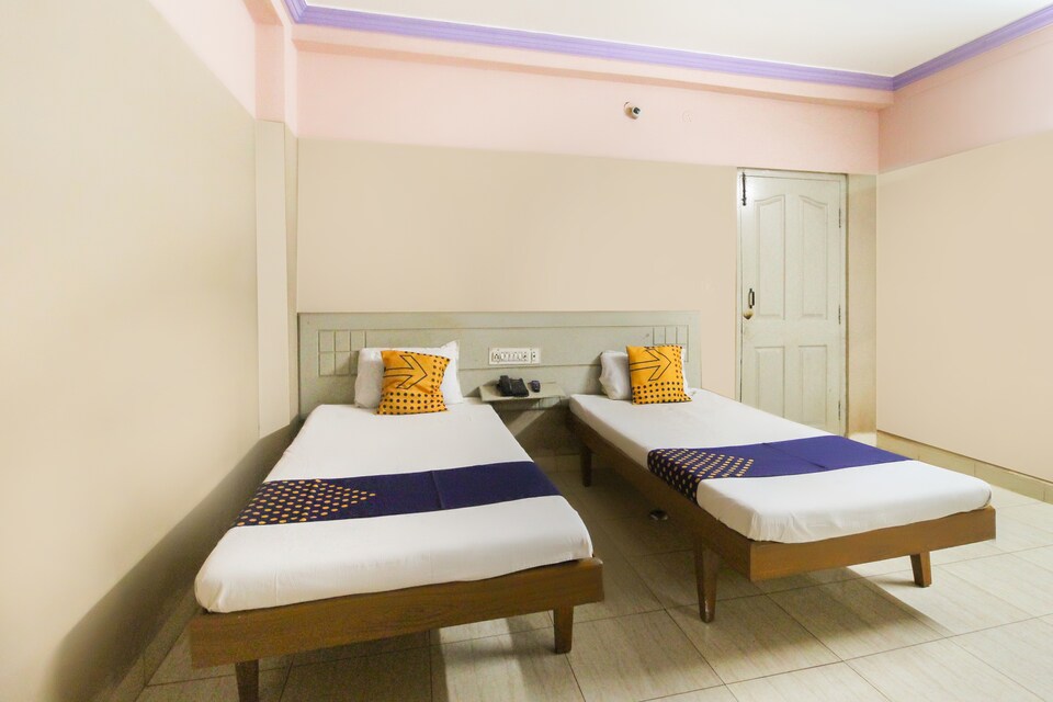 SPOT ON 66031 Select Lodge, Bijapur city, Bijapur