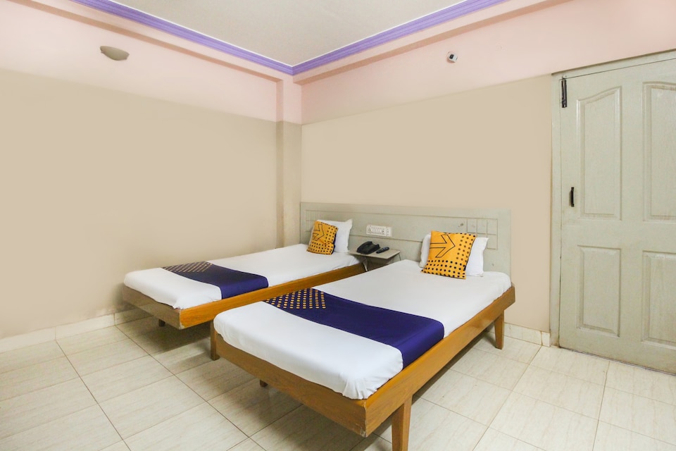 SPOT ON 66031 Select Lodge, Bijapur city, Bijapur