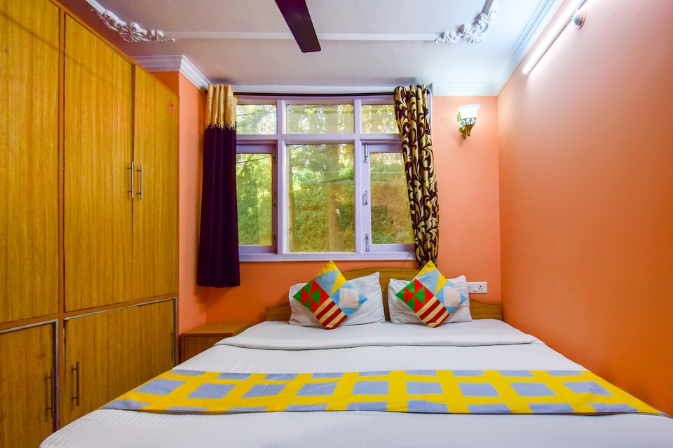 OYO Home 66055 Cozy Stay Kanlog, The Mall Road-Shimla, Shimla