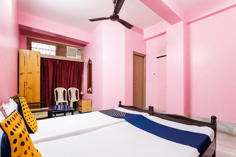 SPOT ON 66058 Hotel Minerva, Pan Bazar Guwahati, Guwahati