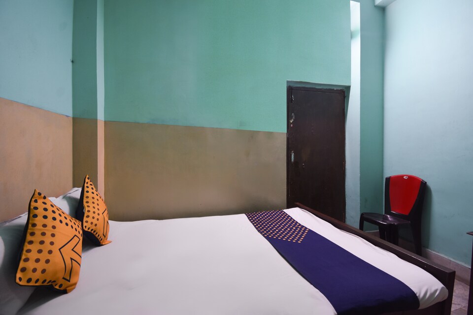 OYO 66075 Keshry Lodge & Guest House, Tarapith, Tarapith