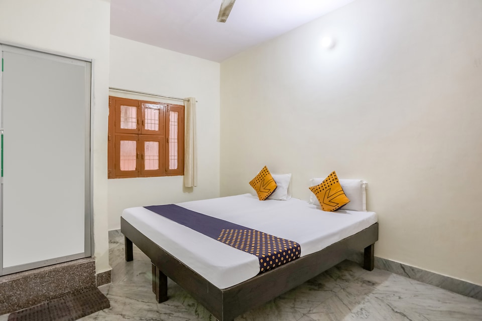 SPOT ON 66076 Vireshwar Ashram, Godowlia, Varanasi