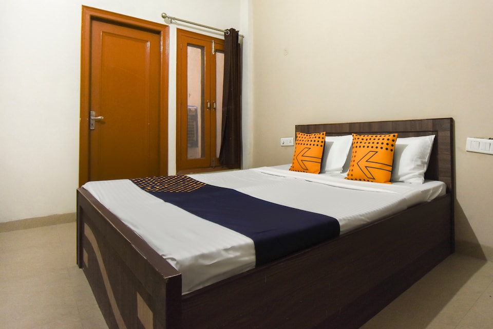 SPOT ON 66079 Noor Guest House, Sirhind, Sirhind
