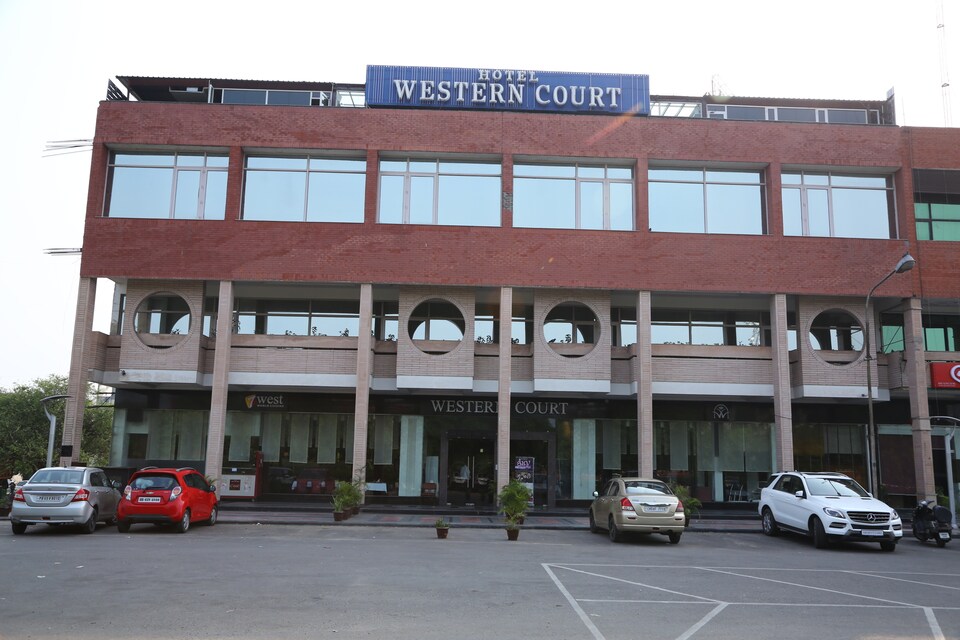 OYO Premium 012 Panchkula Sector 10, Panchkula, Panchkula