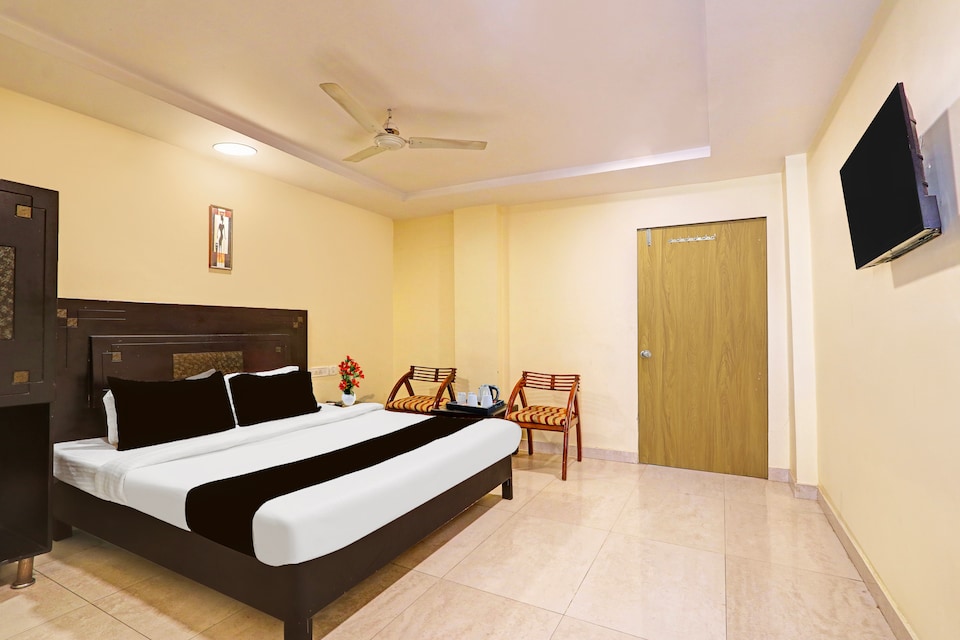 OYO 66120 Sai Priyanka Inn, Kurnool, कुरनूल