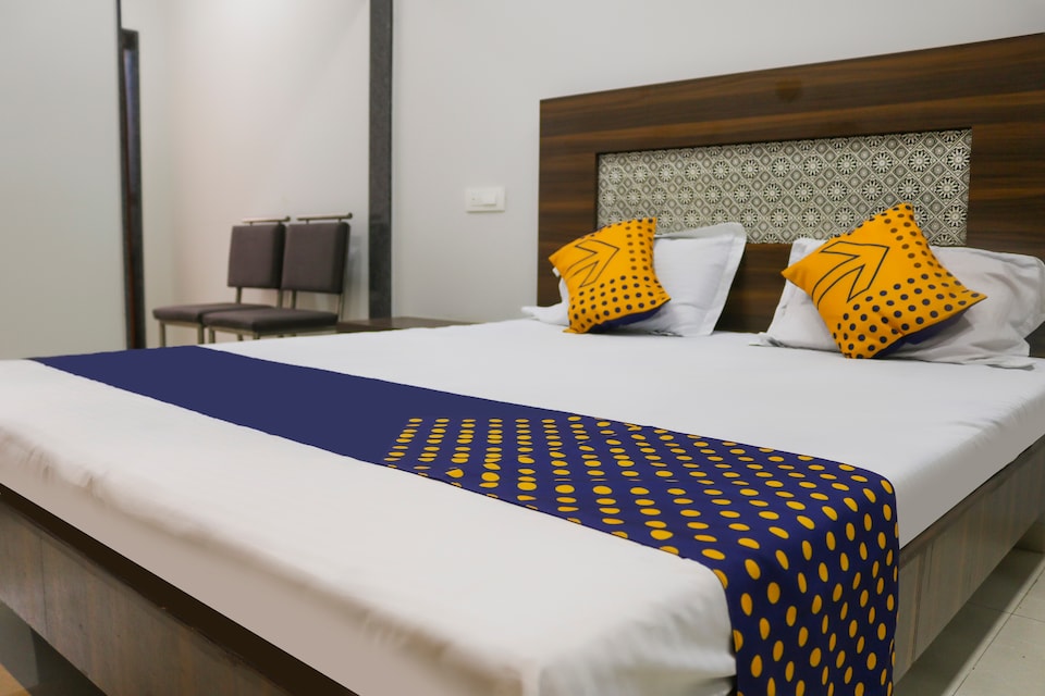 SPOT ON 66122 Hotel Suyog, Sangli, Sangli