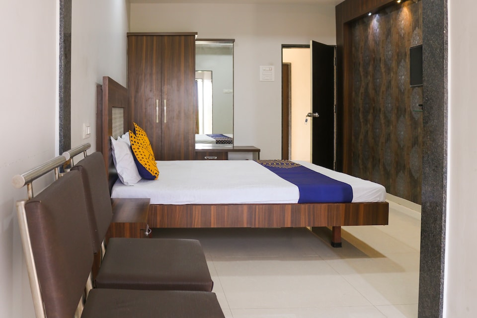 SPOT ON 66122 Hotel Suyog, Sangli, Sangli