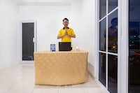 SPOT ON 2296 Star House