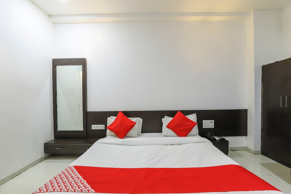OYO Hotel 4 Way, Palanpur, Palanpur