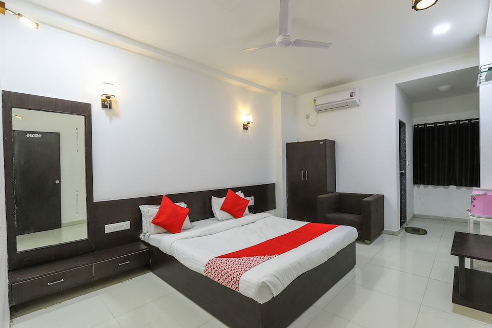 OYO Hotel 4 Way, Palanpur, Palanpur