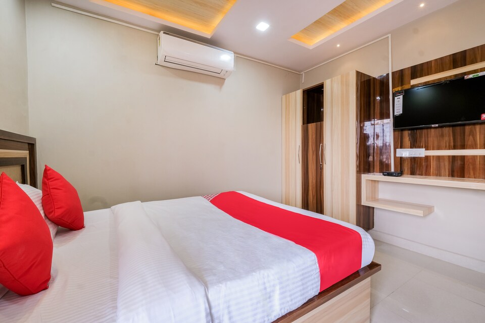 OYO 66166 Parinaya Grand, Transit Vizag, Visakhapatnam