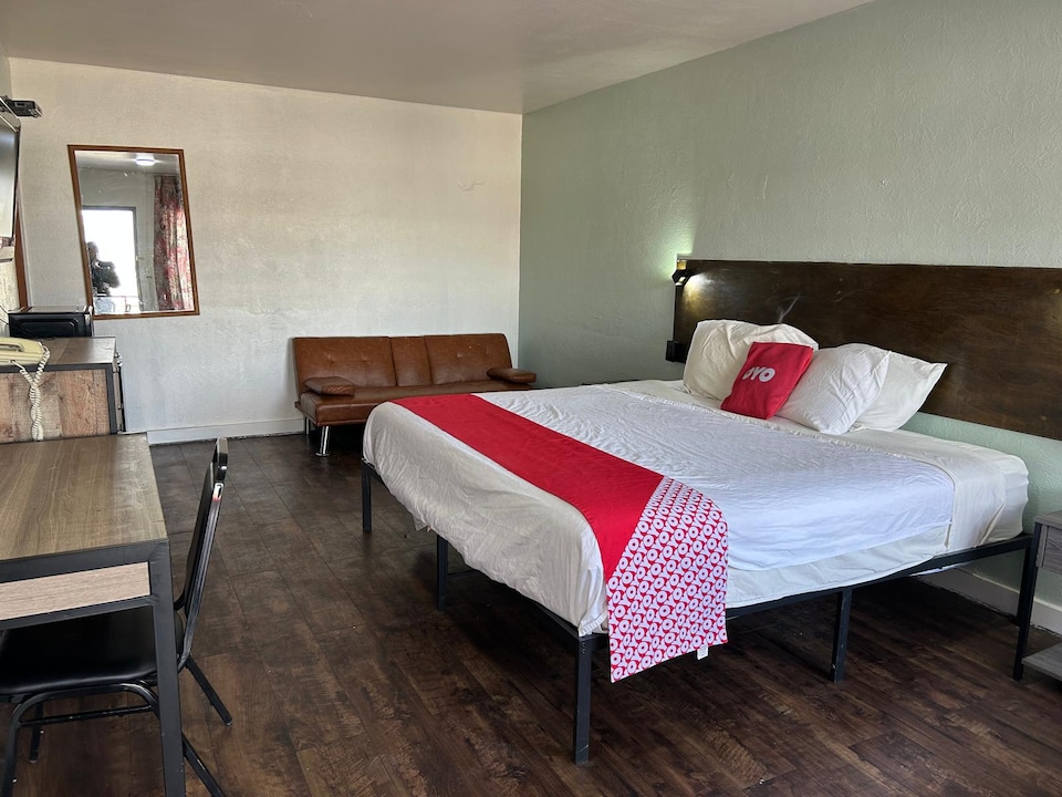 OYO Hotel Downtown Peoria I-74, C61523, Peoria IL