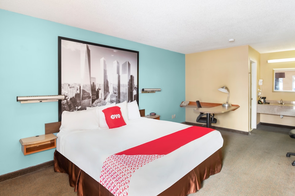 OYO Hotel Findlay OH I-75 & Broad Ave., C43351, Findlay OH