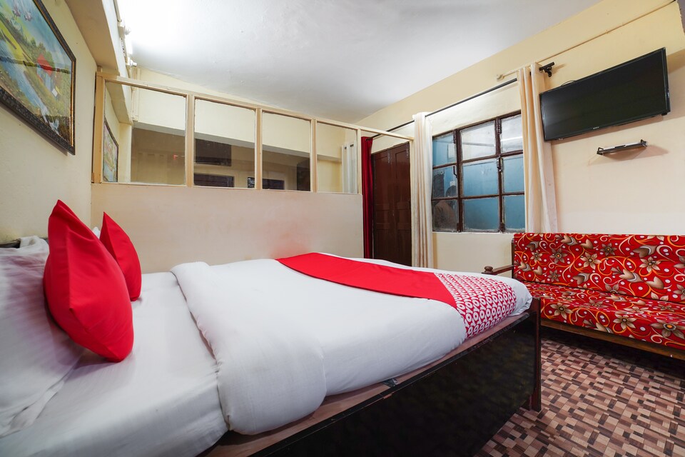 OYO 66221 Amrit Aawas, Mall Road Nainital, Nainital