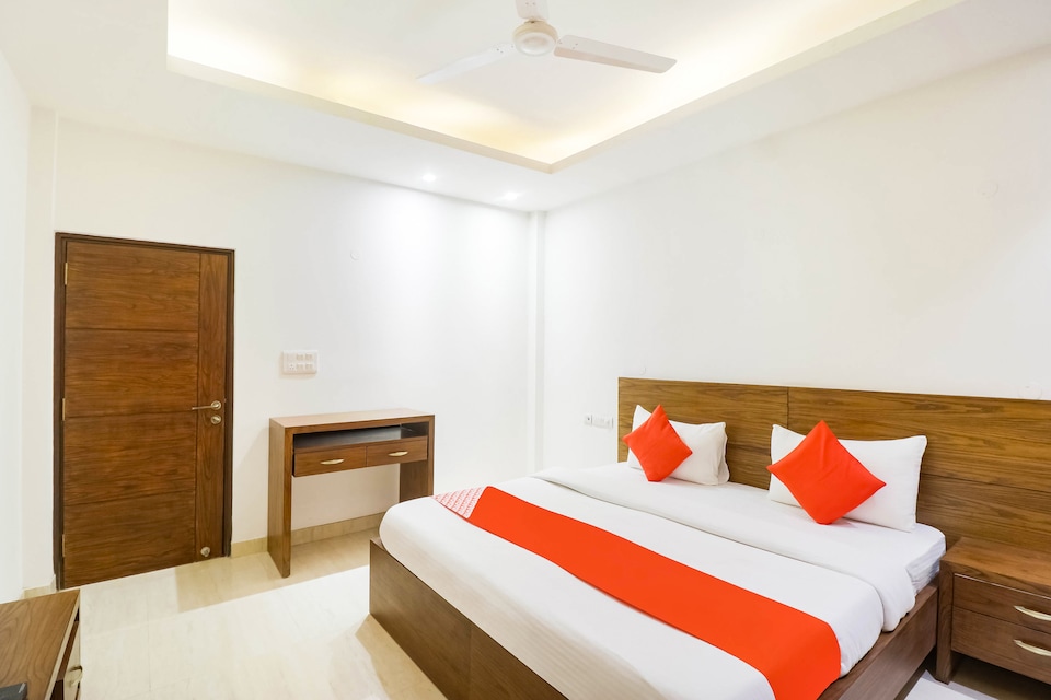 OYO Premium Villa Near Lotus Temple, Kalkaji Delhi, Delhi