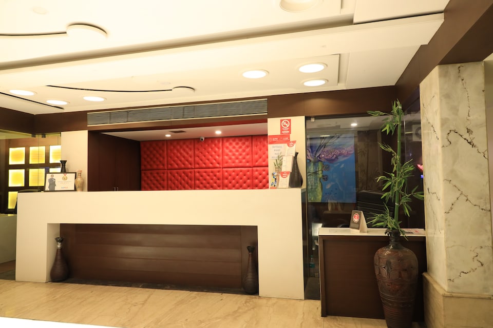 OYO 5408 Loharkar's Family Hotel, Sitabuldi Nagpur, Nagpur